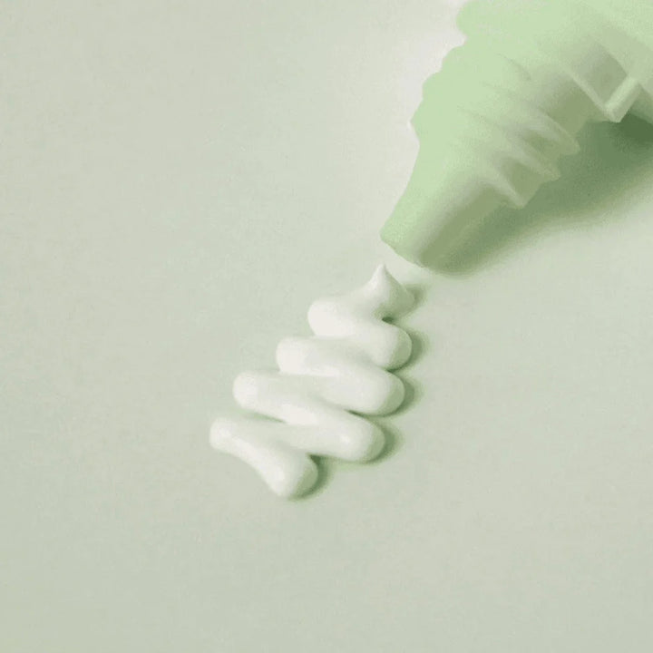 Lightweight sun cream texture 